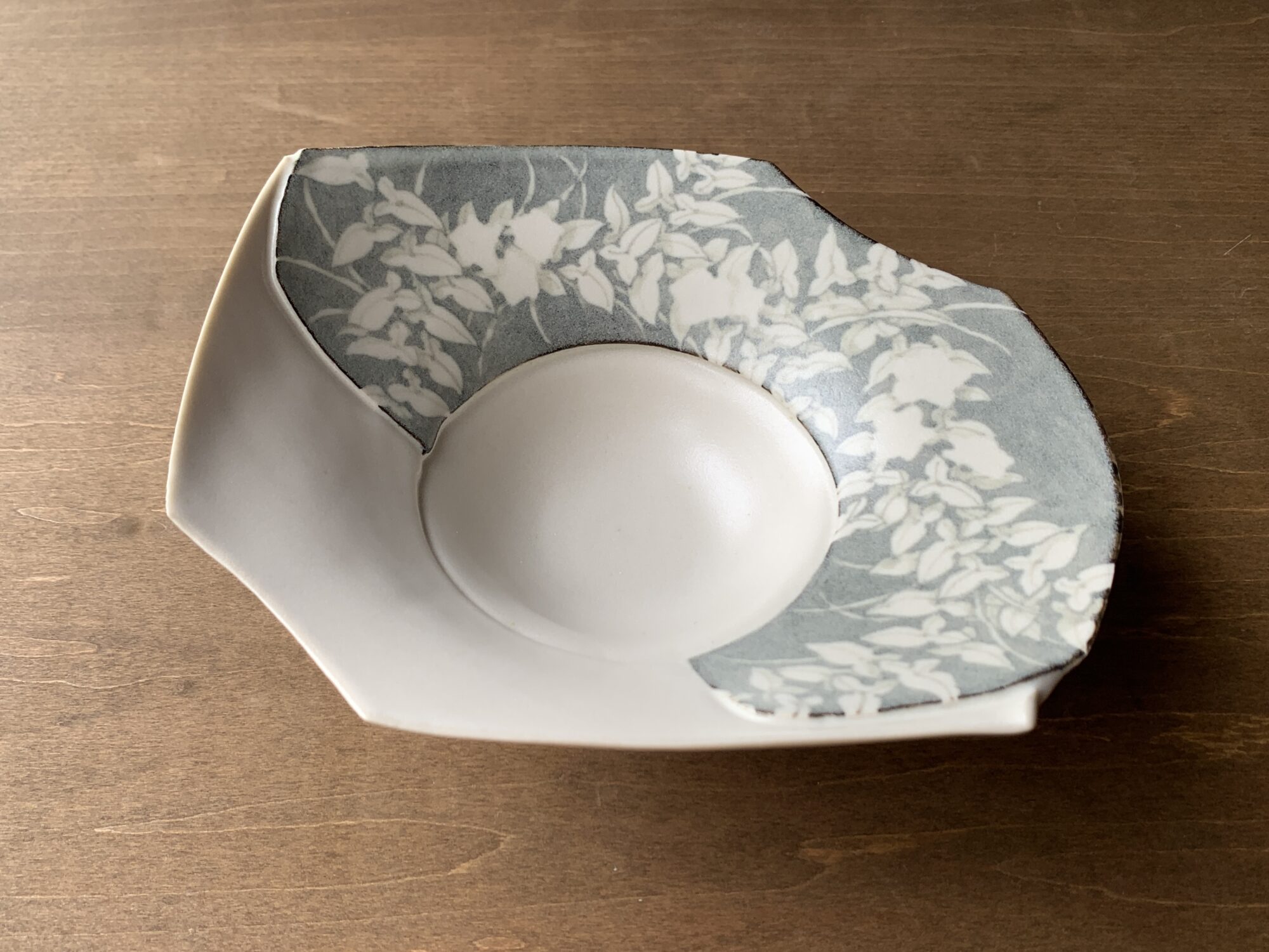 藤﨑千尋 展　-謎々と器-